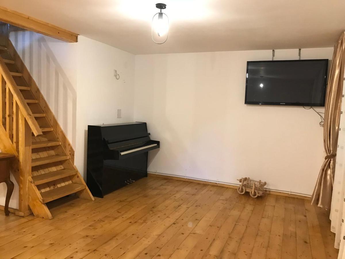 Casutele Doftanei Apartment Tesila ภายนอก รูปภาพ