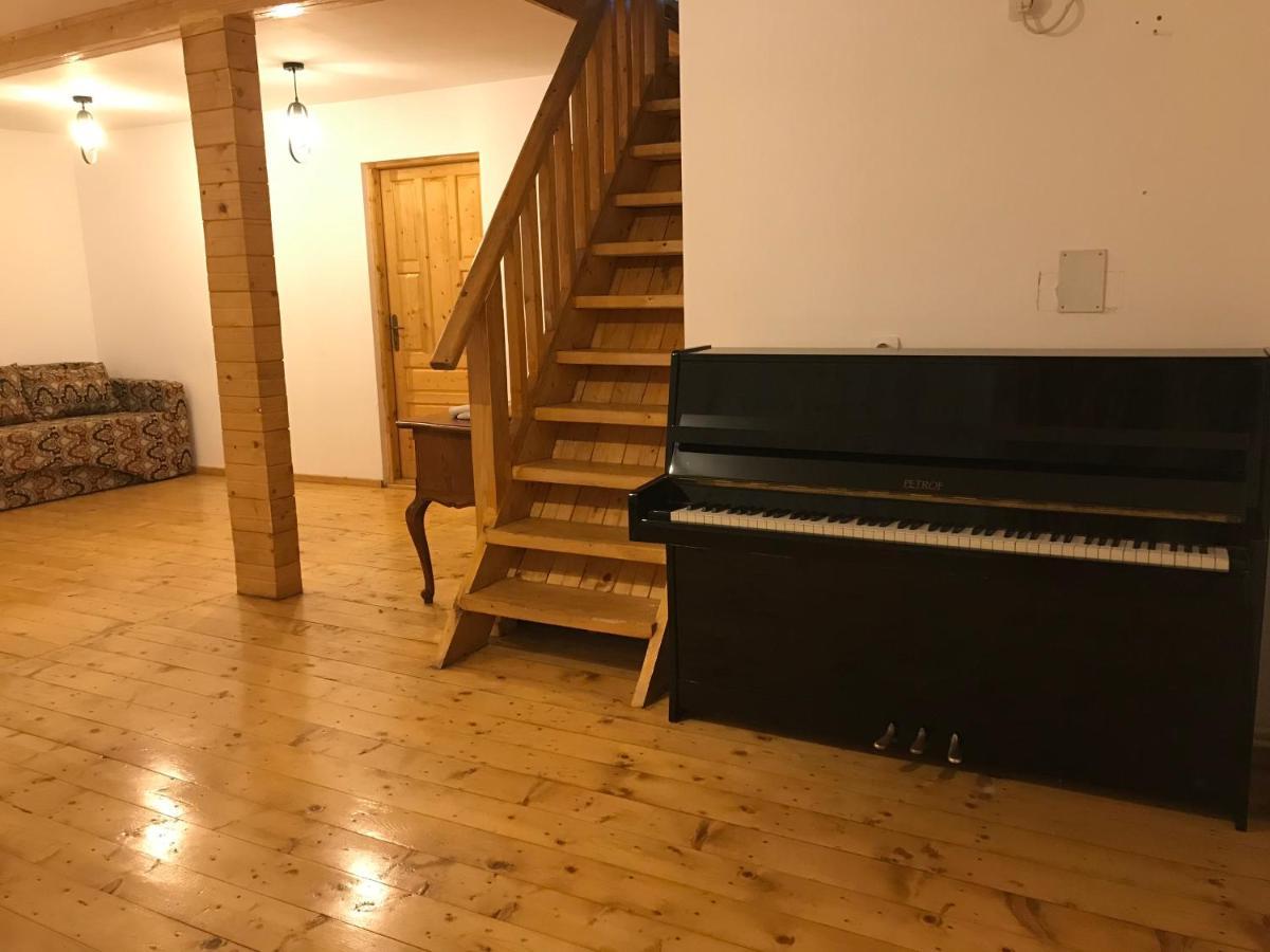 Casutele Doftanei Apartment Tesila ภายนอก รูปภาพ