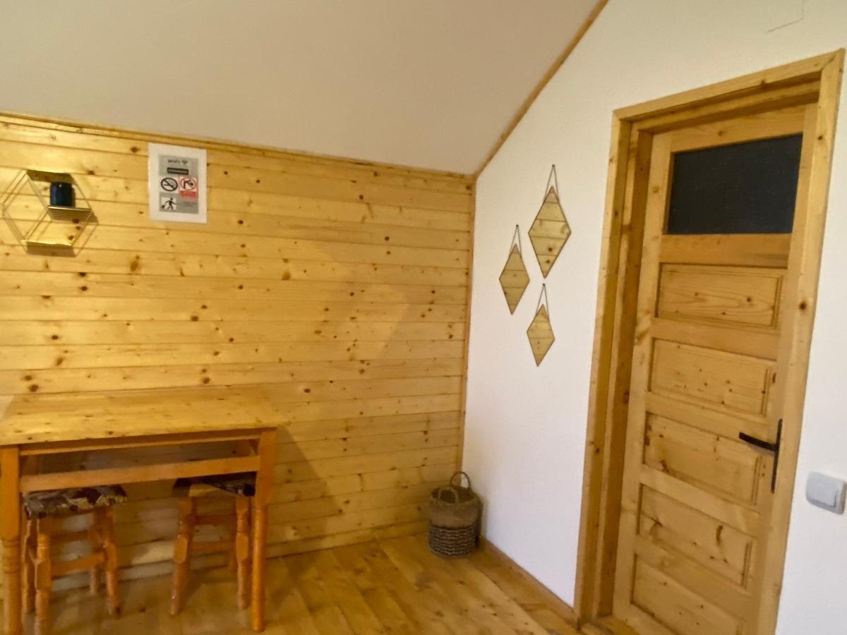 Casutele Doftanei Apartment Tesila ภายนอก รูปภาพ